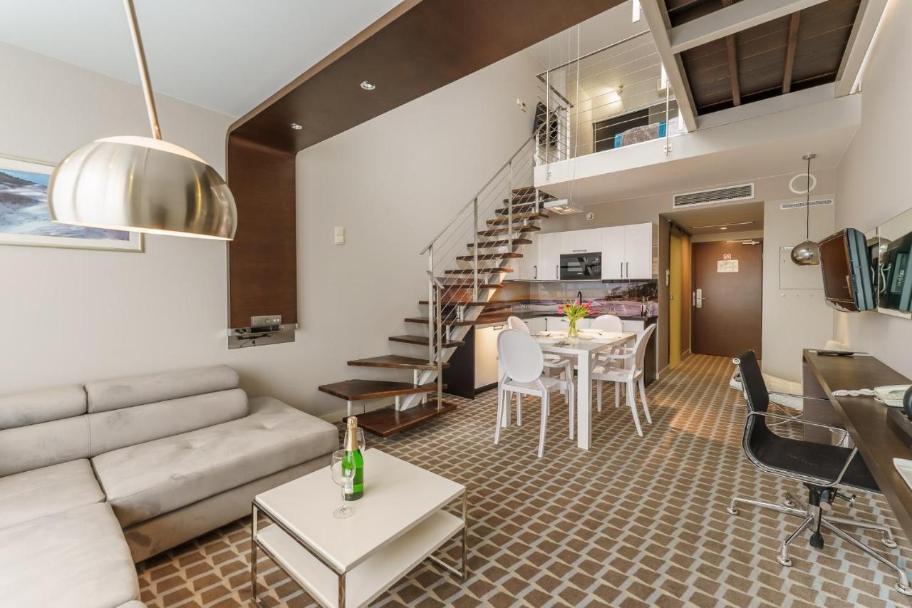 One-Bedroom Apartment Sea View