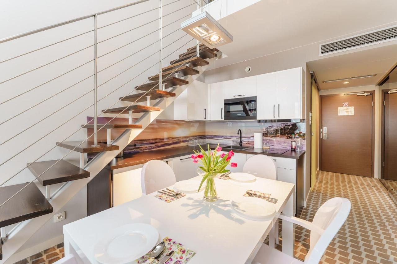 One-Bedroom Apartment Sea View