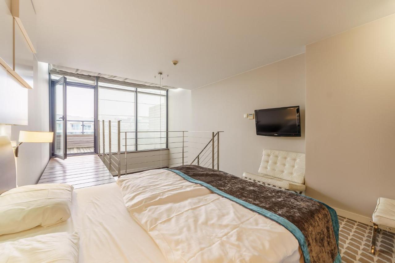 One-Bedroom Apartment Sea View