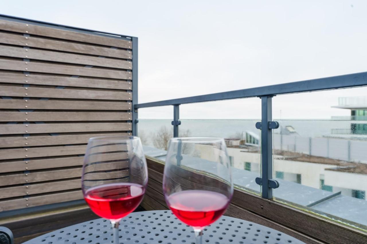 One-Bedroom Apartment Sea View