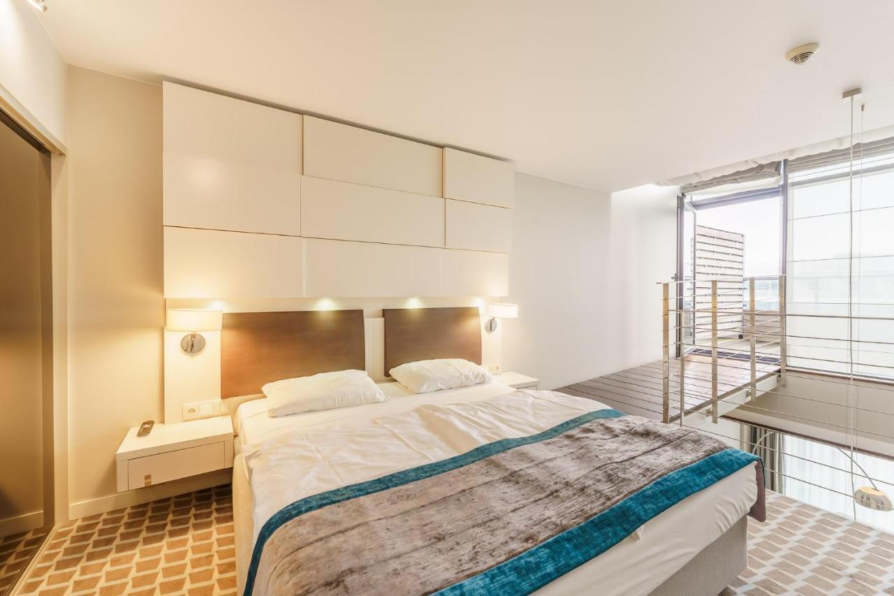 One-Bedroom Apartment Sea View