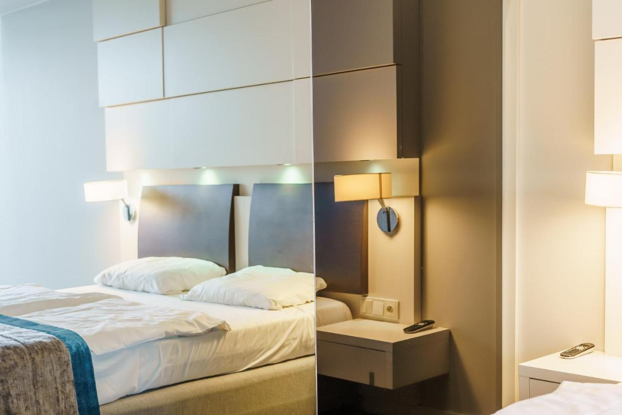 One-Bedroom Apartment Sea View