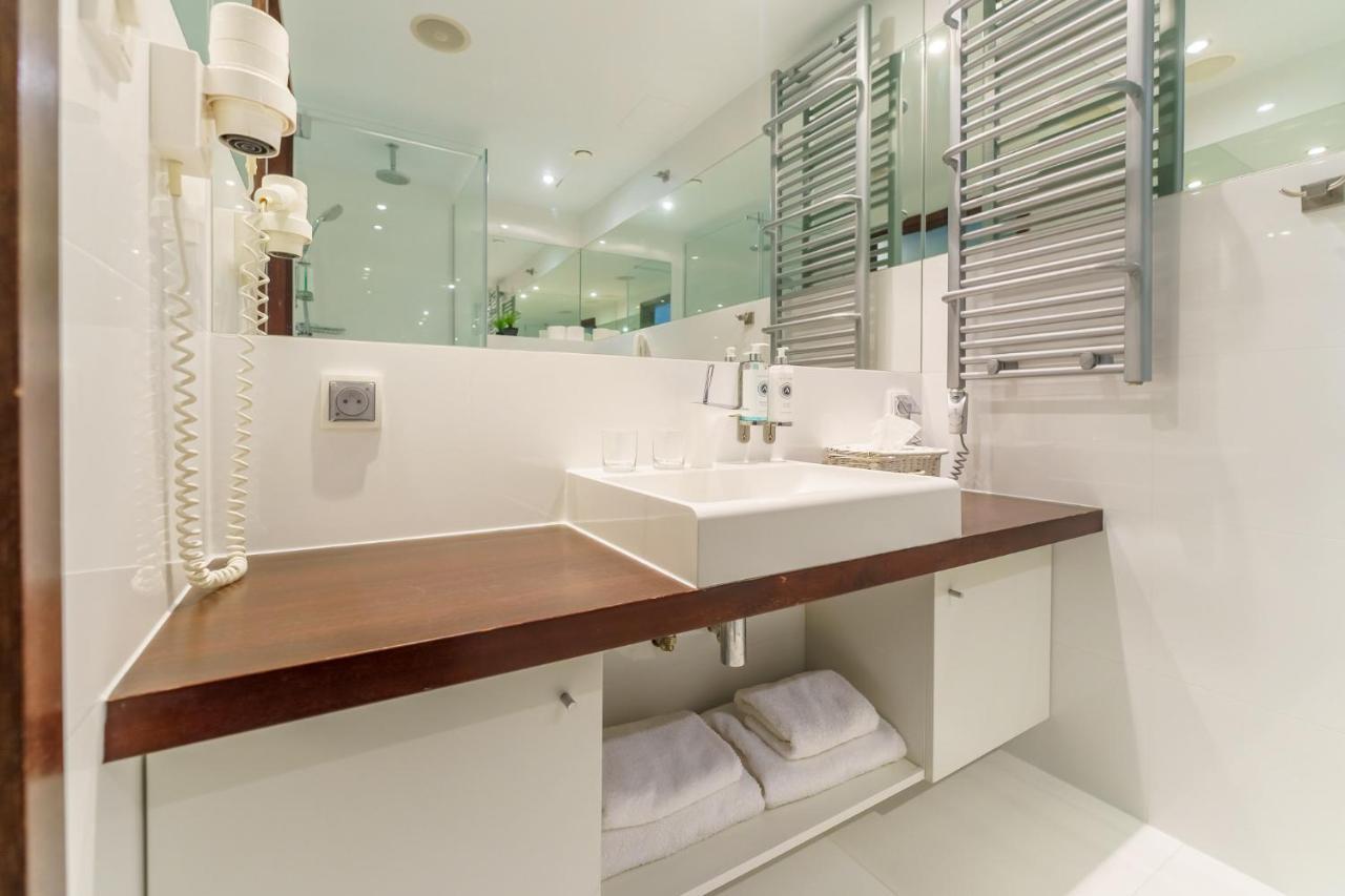 One-Bedroom Apartment Sea View