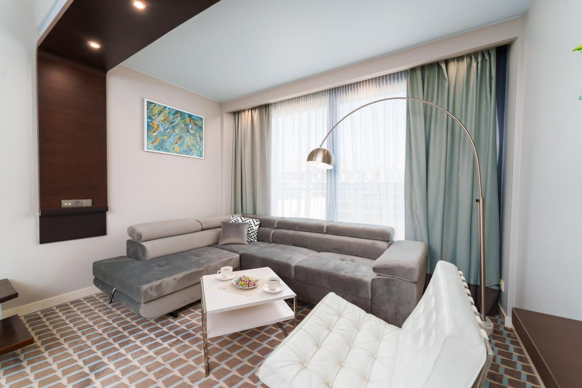 One-Bedroom Apartment Sea View