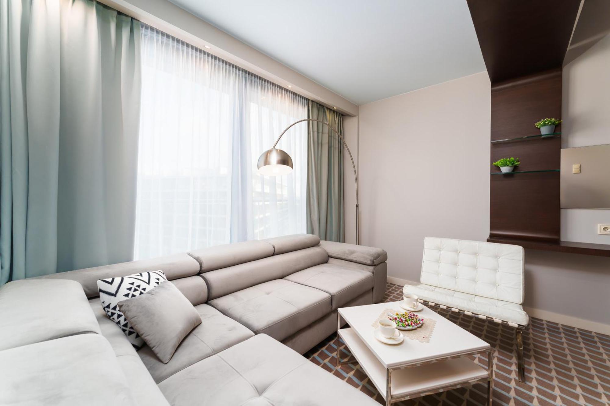 One-Bedroom Apartment Sea View