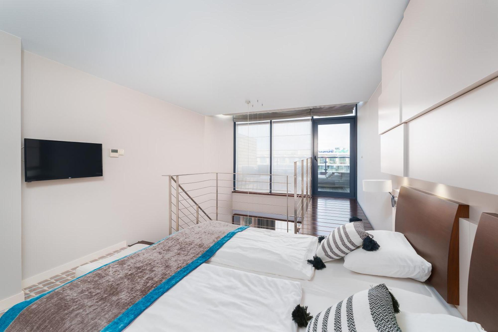 One-Bedroom Apartment Sea View