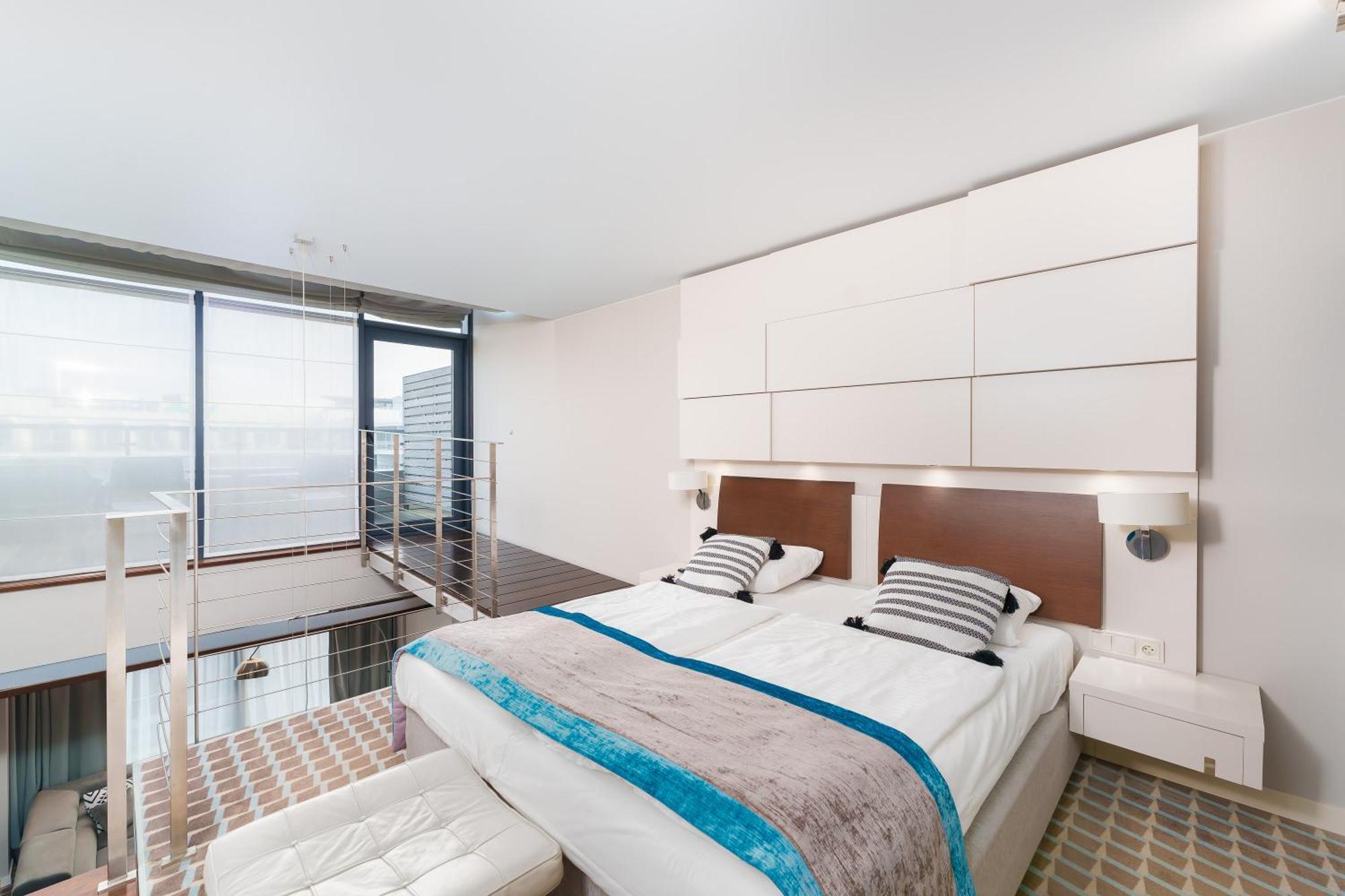 One-Bedroom Apartment Sea View