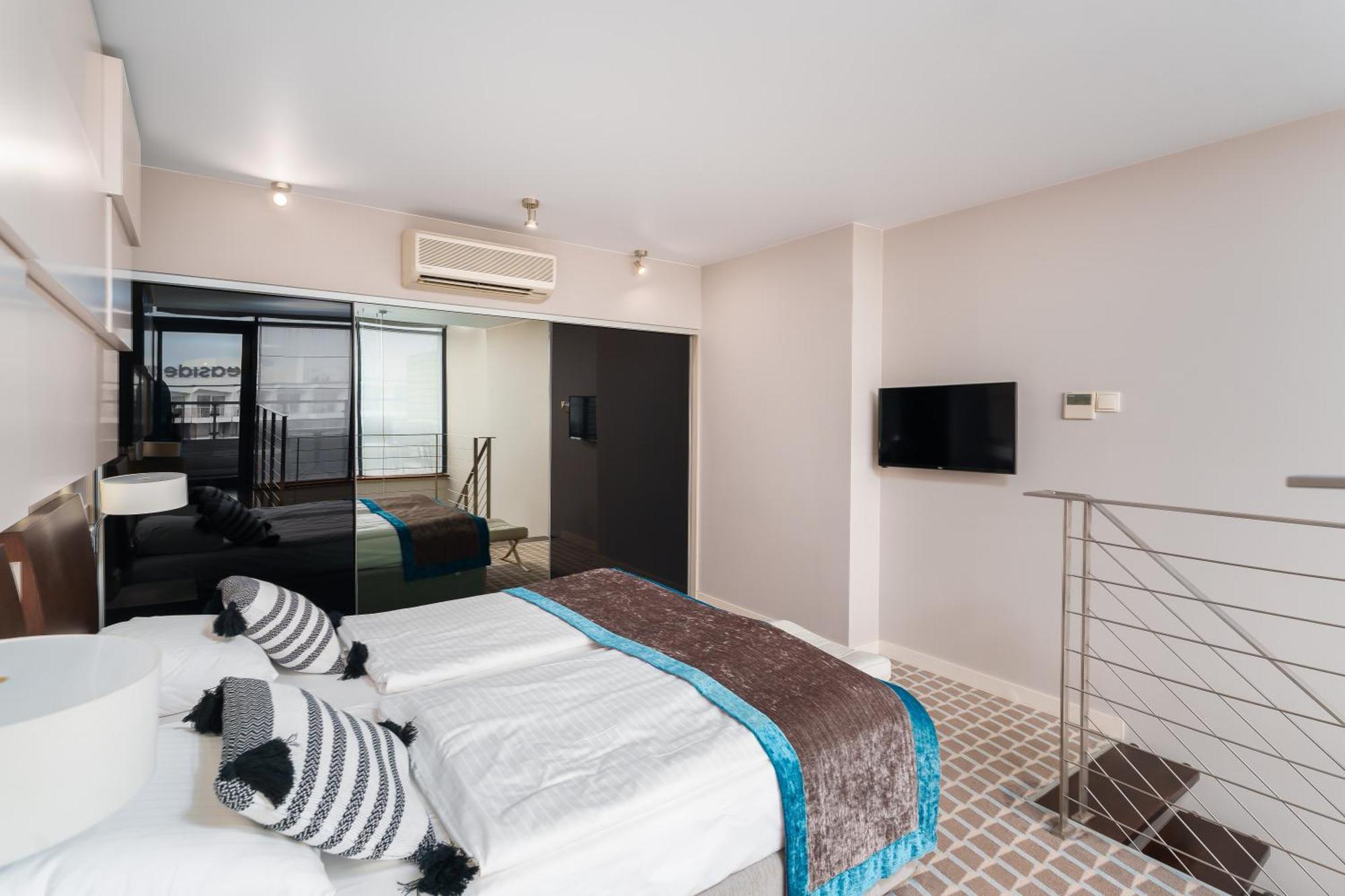 One-Bedroom Apartment Sea View