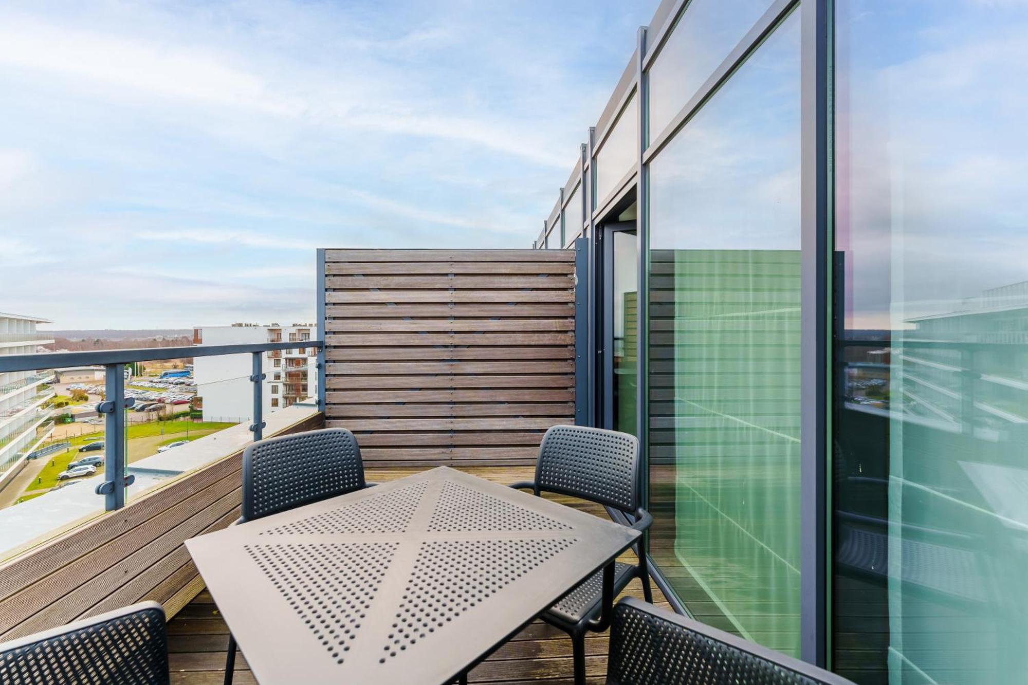 One-Bedroom Apartment Sea View