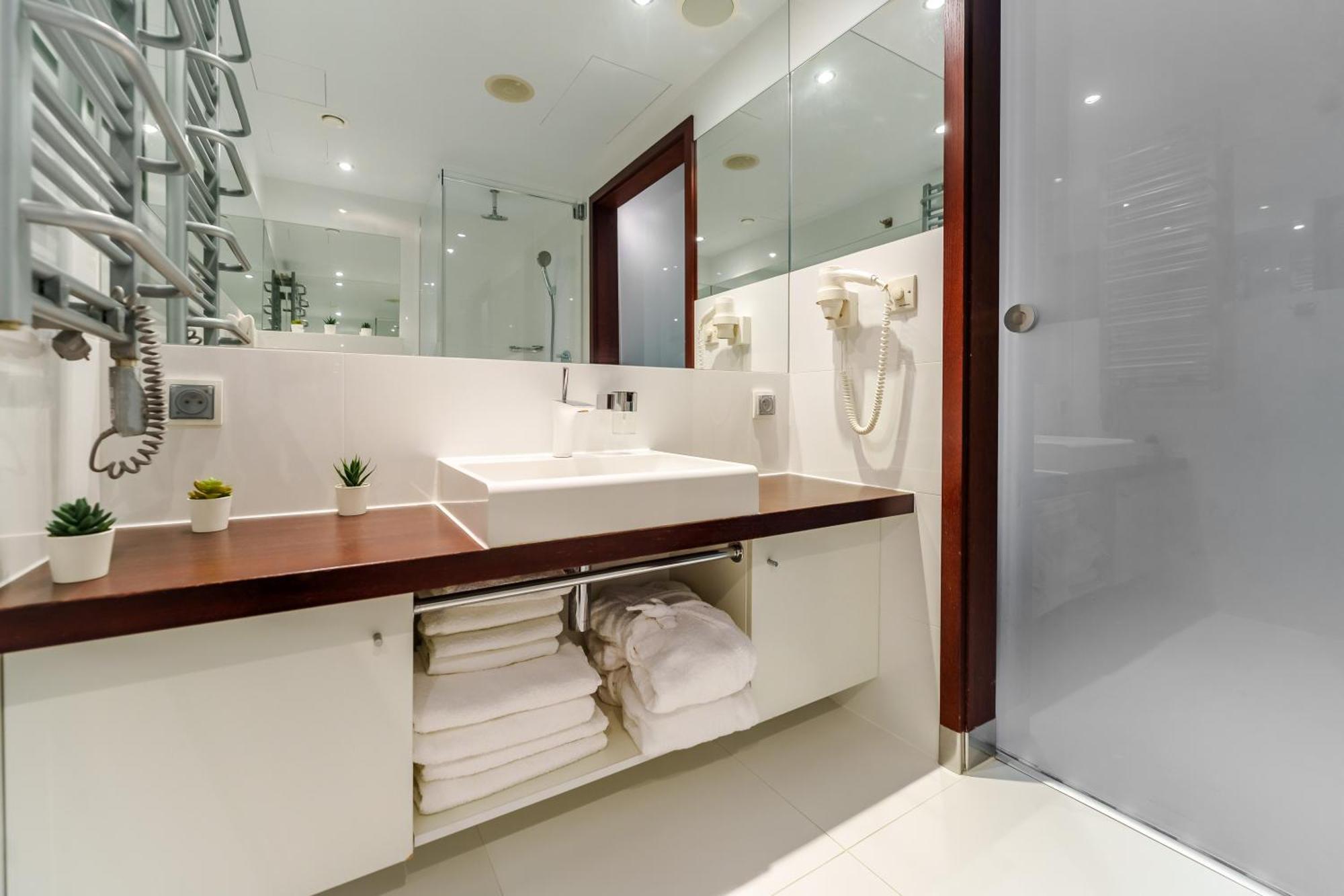 One-Bedroom Apartment Sea View