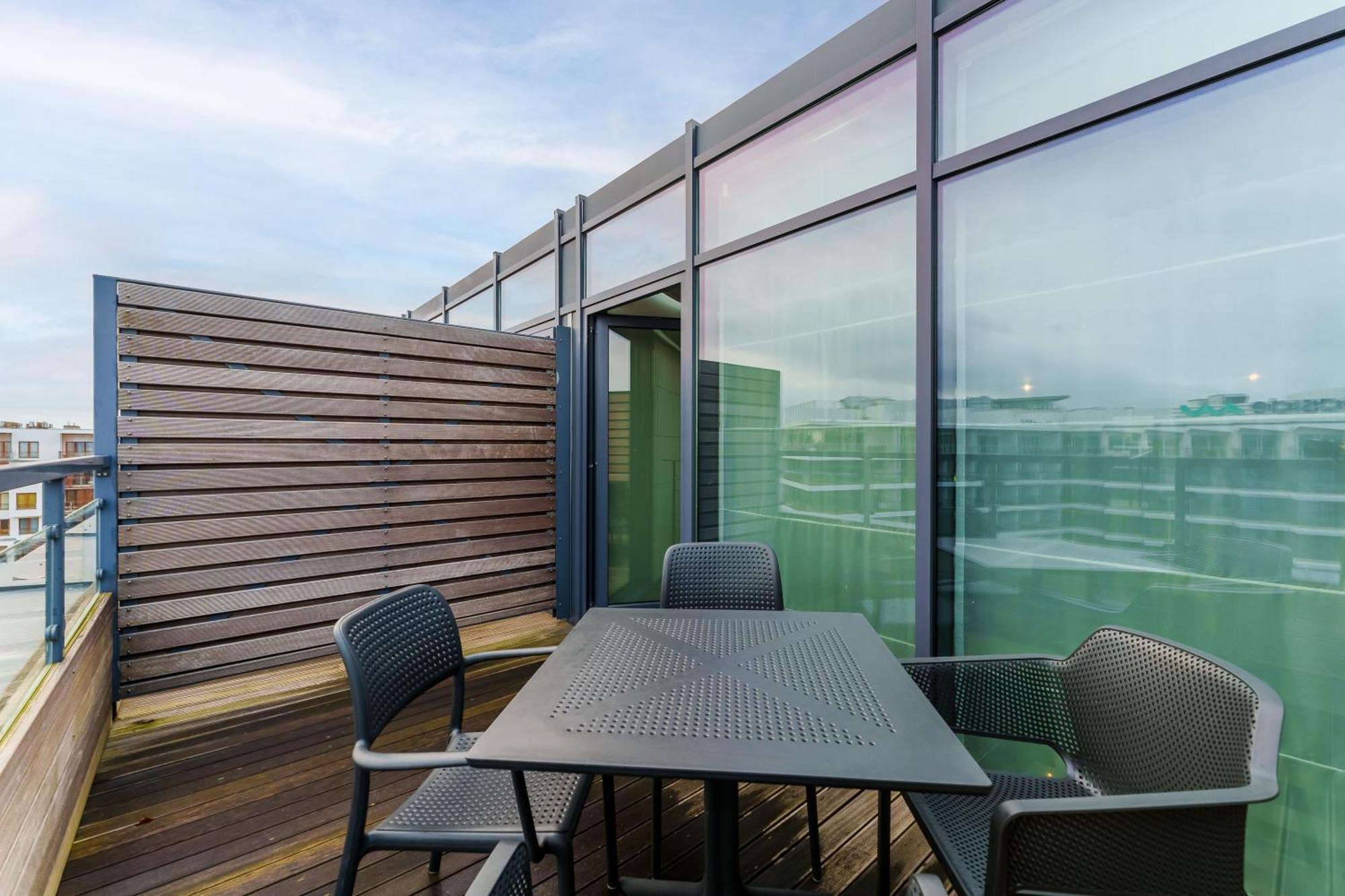One-Bedroom Apartment Sea View