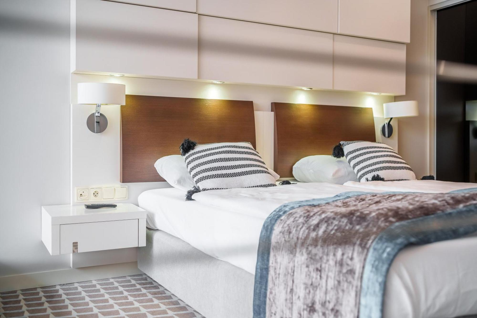 One-Bedroom Apartment Sea View